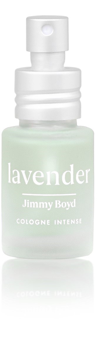 Een kleine sprayfles met label 'Lavender Jimmy Boyd Cologne Intense' met een witte dop en lichtgroene vloeistof.