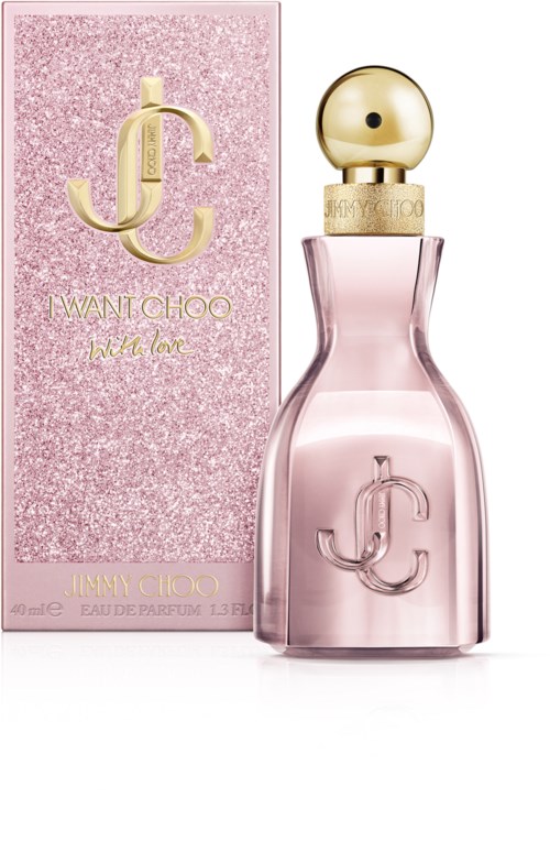 Roze parfumfles met een gouden dop en een roze doos met 'IWANT CHOO with love' en een logo.