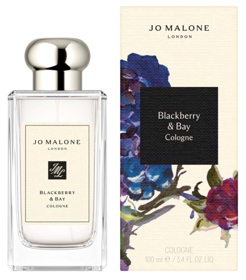 En parfyllflaska med silverlock bredvid en blommig förpackning för Blackberry & Bay cologne av Jo Malone.