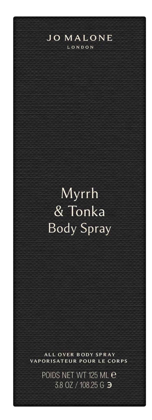 Musta laatikko, jossa valkoinen teksti, Jo Malone Myrrh & Tonka Body Spray, 125 ml. Yksinkertainen ja tyylikäs muotoilu.