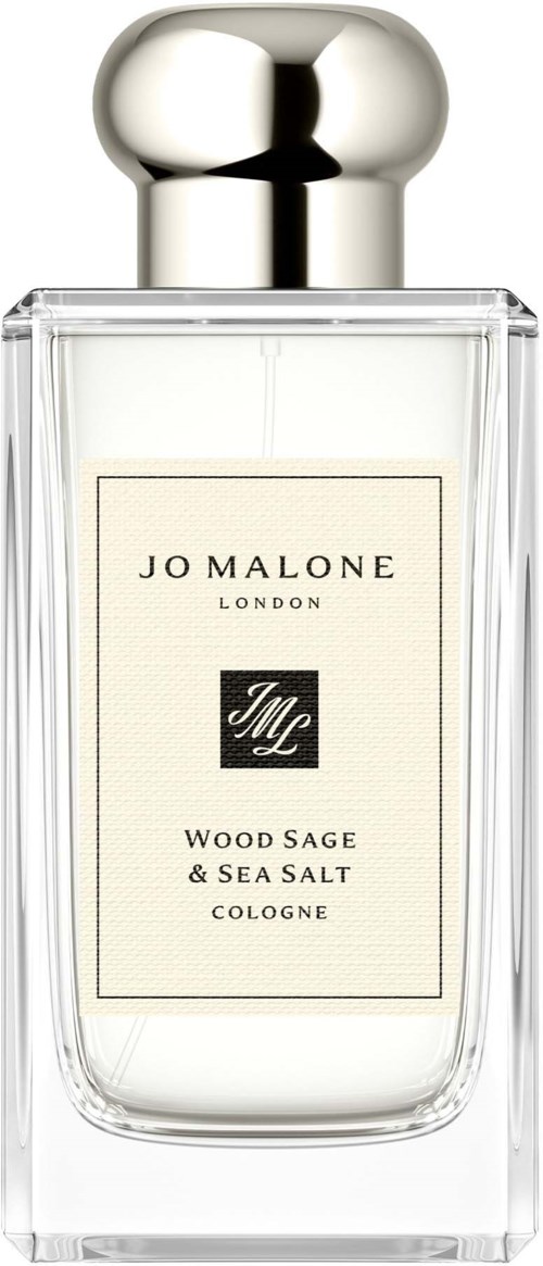 Kristallinen hajuvesipullo, jossa hopeanvärinen korkki ja etiketti "Jo Malone London Wood Sage & Sea Salt".