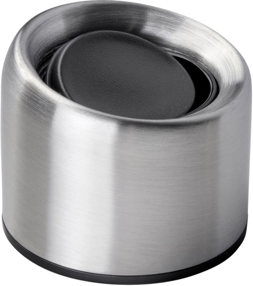 Ein metallisches Objekt mit rundem Oberteil und schwarzem Zentrum, sieht aus wie ein moderner, eleganter Behälter oder Lautsprecher.