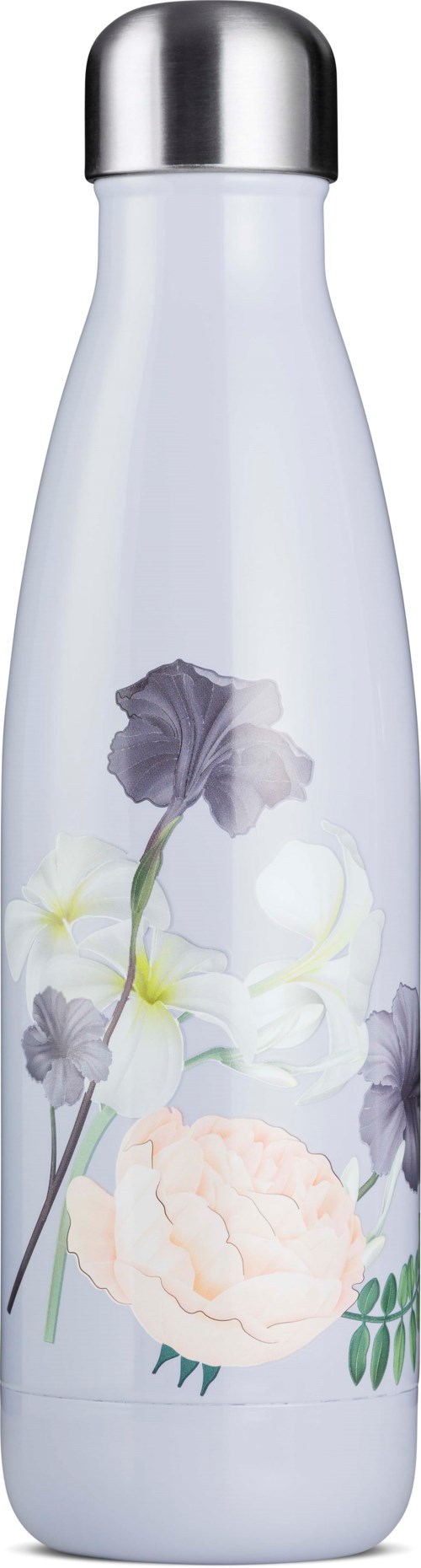 Eine weiße Flasche mit silberner Kappe, verziert mit hellen Blumen und grünen Blättern, zum Trinken oder Gießen.