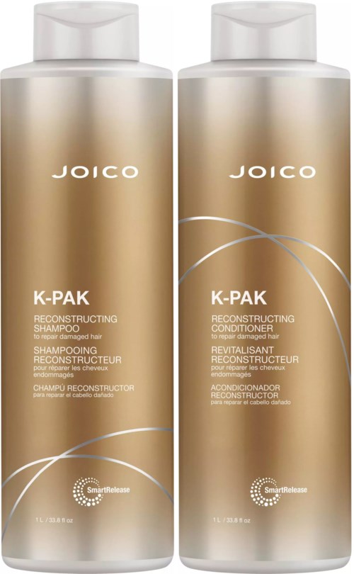 Kaksi saman näköistä beigeä pulloa Joico K-Pak uudistavaa hiustenhoitotuotetta, shampooni ja hoitoaine.