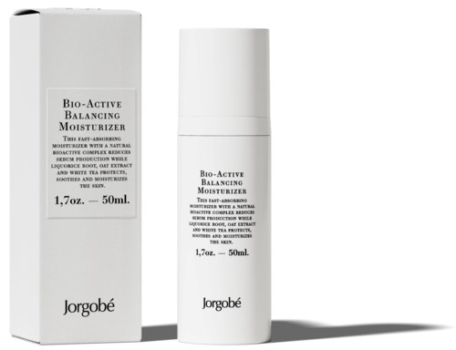 En vit flaska och förvaringsbox för Jorgobé Bio-Active Balancing Moisturizer med svart text, 50 ml storlek.
