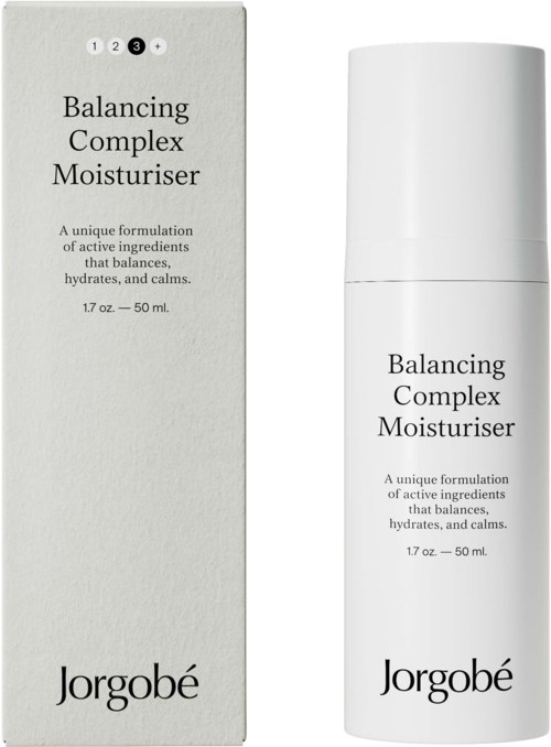 Een witte fles en doos met 'Balancing Complex Moisturiser' door Jorgobé, 50ml, met eenvoudig elegant ontwerp.