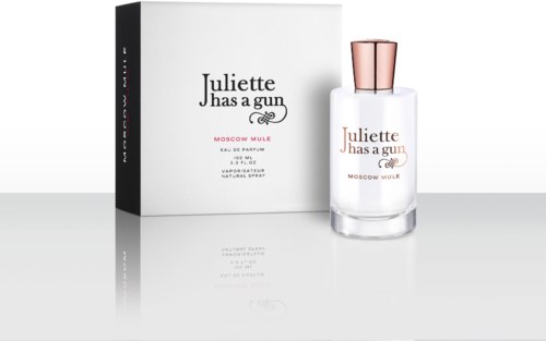 En parfyllåda och flaska med namnet "Juliette Has a Gun Moscow Mule" i vitt och roséguld.