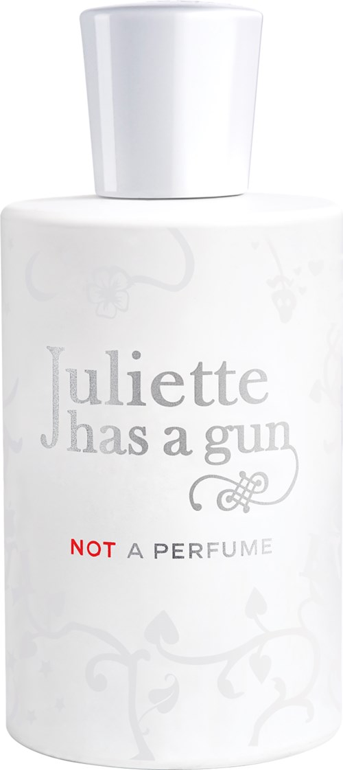 Een witte fles met een label die zegt "Juliette has a gun" en "NOT a perfume" in rood en grijs.