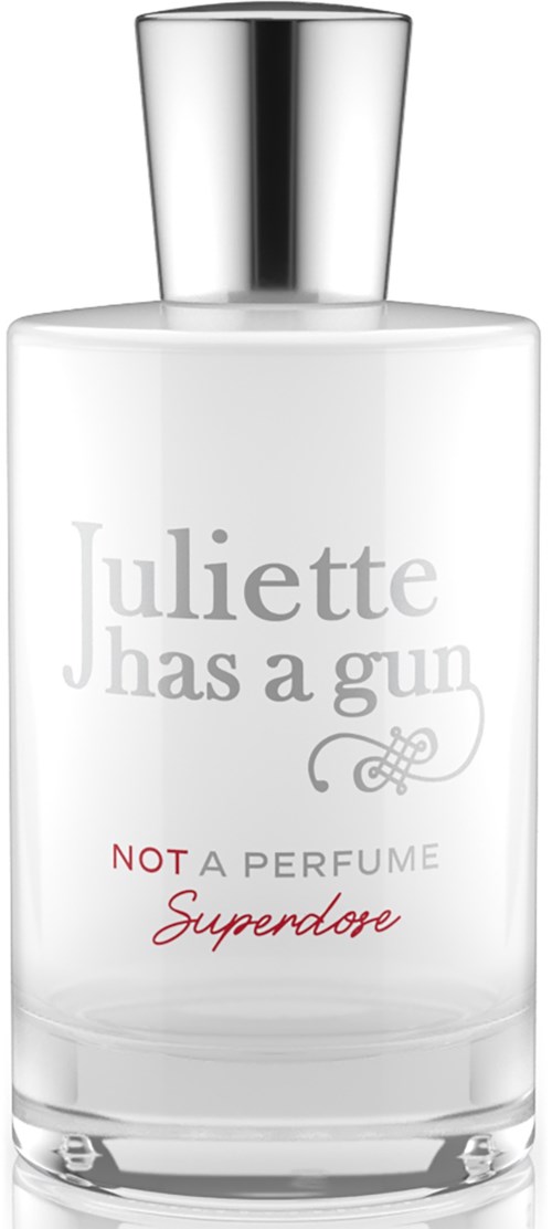 Een witte parfumfles met zilveren dop, gelabeld 'Juliette has a gun' en 'NOT A PERFUME Superdose' in rood en grijs.