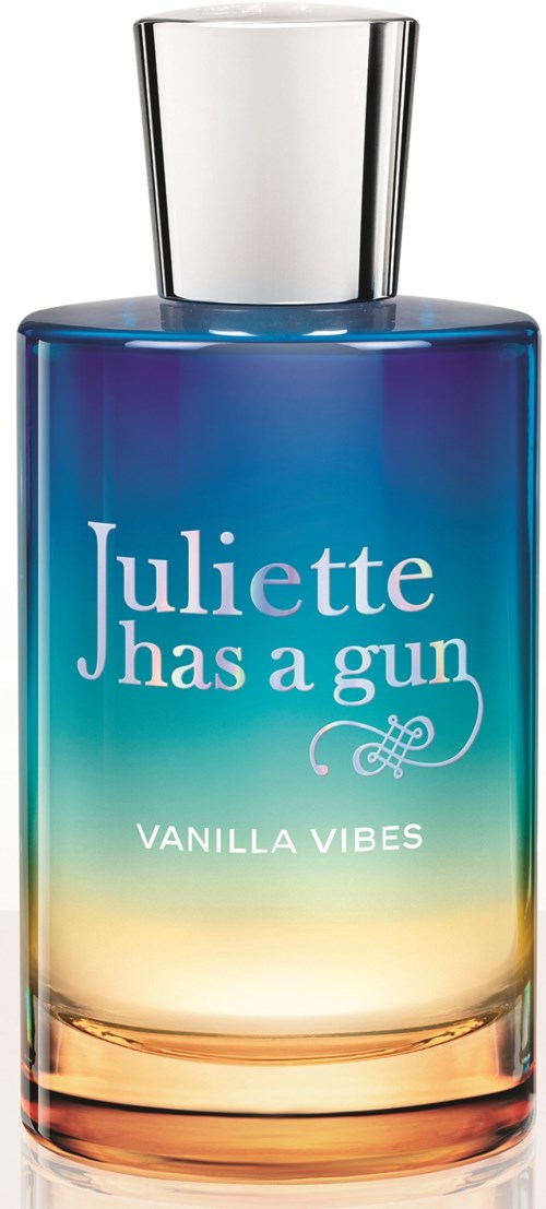 Een kleurrijke parfumfles met een gradient van blauw naar perzik, met de tekst "Juliette has a gun" en "Vanilla Vibes."