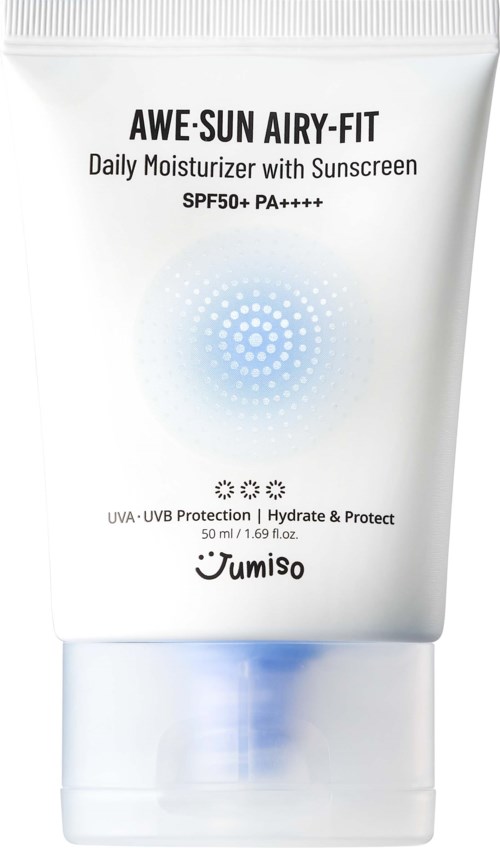 Een witte tube moisturiser met zonbescherming, gelabeld "AWE-SUN AIRY-FIT," met blauw cirkelontwerp en Jumiso-logo.