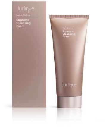 Beige Tube und Box mit weißem Text für Jurlique Supreme Cleansing Foam. Die Box steht aufrecht, die Tube steht.