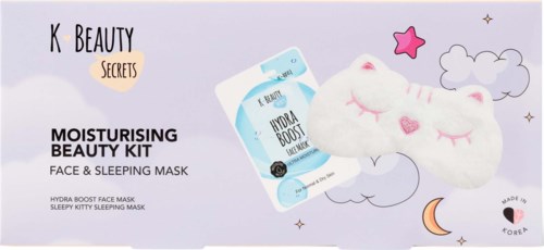Verpackung eines feuchtigkeitsspendenden Schönheitssatzes mit Schlafmaske, gestaltet wie eine süße schlafende Katze mit Wolken und Sternen.