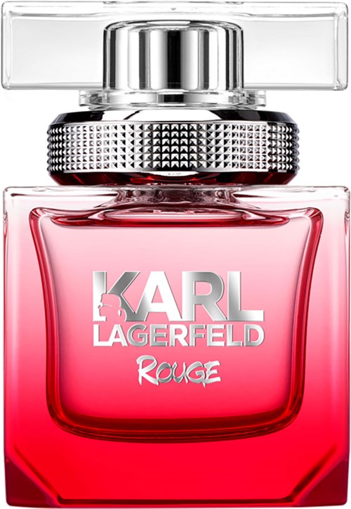 Eine pinkfarbene Parfümflasche mit silberner Kappe und klarem Verschluss. Das Etikett lautet "KARL LAGERFELD ROUGE."