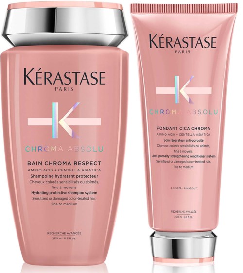 Twee roze haarverzorgingsproducten, een shampoo en een conditioner, van Kérastase's Chroma Absolu lijn. Beide in roze flessen.