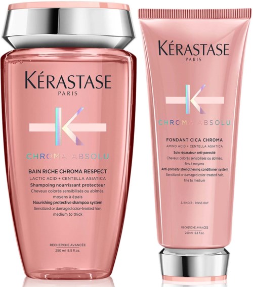 Twee roze haarverzorgingsproducten van Kérastase: één is een voedende shampoo, de andere een voedende conditioner.