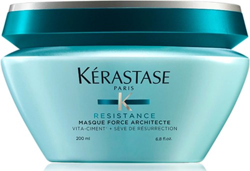 Een blauwe pot met zilveren deksel, met label 'Kérastase Resistance Masque Force Architecte,' voor haarverzorging, 200 ml.