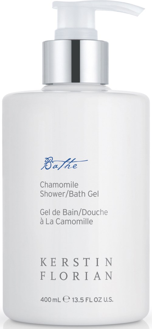 En vit flaska med pump märkt som Kamomill dusch-/badgel av Kerstin Florian innehåller 400 ml.
