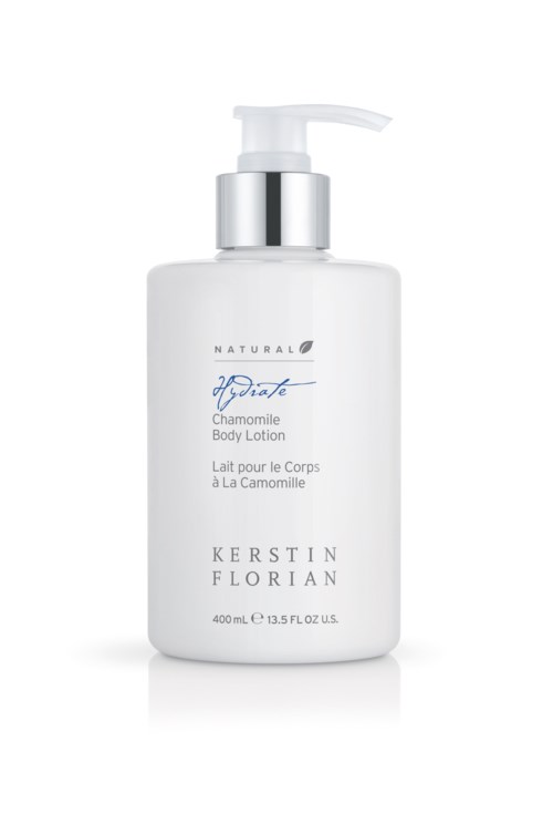 En vit flaska med pump, märkt som kamomillkroppslotion. Den är från Kerstin Florian, 400 ml.