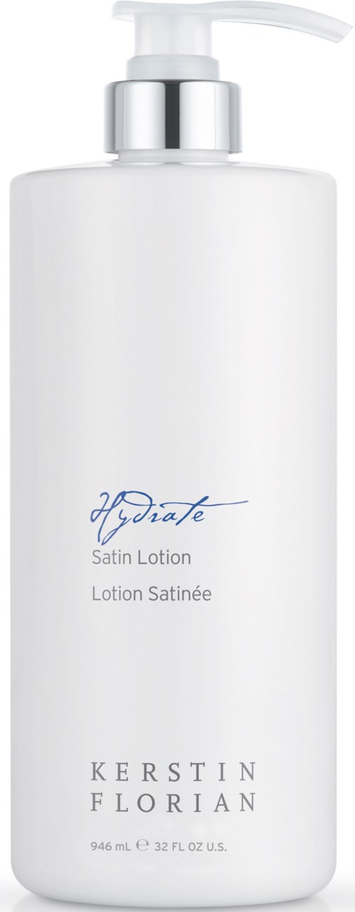 En vit flaska med pump, märkt som satin lotion av Kerstin Florian, innehåller 946 ml lotion.