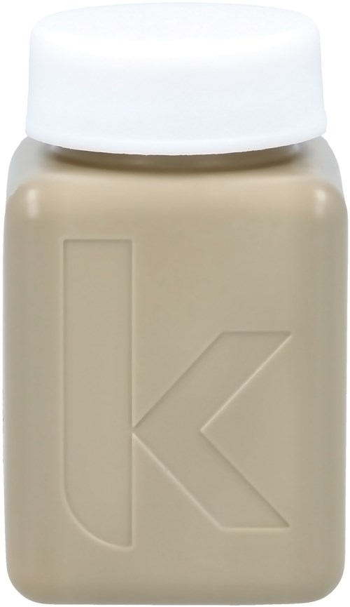 Eine beige Flasche mit großem erhabenen Buchstaben 'K' und weißem Deckel.
