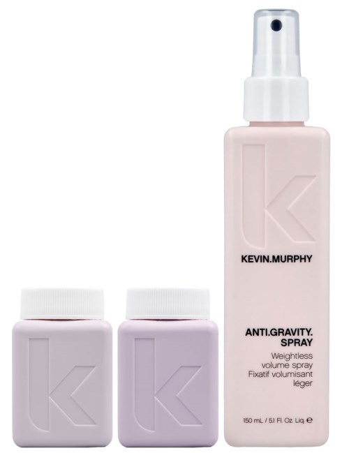 To små beholdere og en sprayflaske, alle merket KEVIN.MURPHY, brukt til hårpleieprodukter.