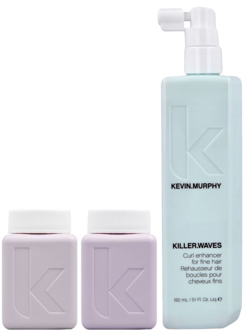 En produktflaske med to små beholdere og en høyere sprayflaske, alle merket Kevin.Murphy, for hårstyling.