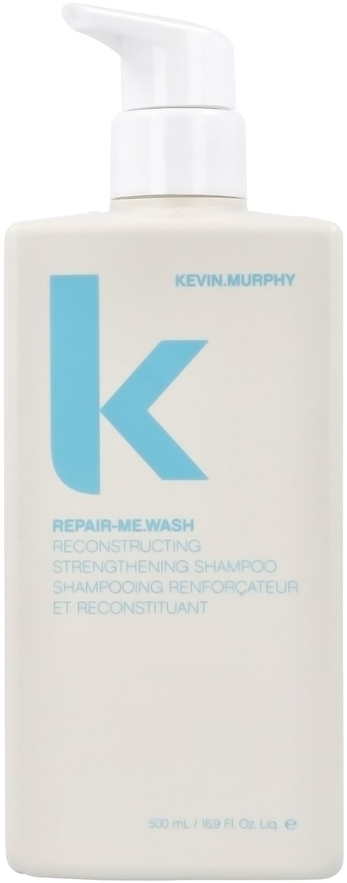 Eine weiße Shampoo-Flasche mit großem blauen 'K' und hellblauem Text, gekennzeichnet Kevin Murphy, Repair-Me Wash.
