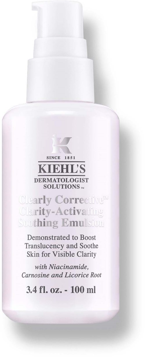 En hvit flaske med Kiehl's hudpleieprodukt med pumpe, merket for å forbedre hudens klarhet og berolige.