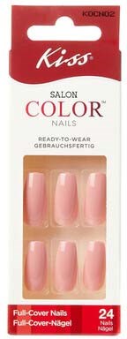 En låda med rosa konstnaglar med märket 'Kiss Salon Color.' Innehåller 24 förpackade naglar i plastfönster.
