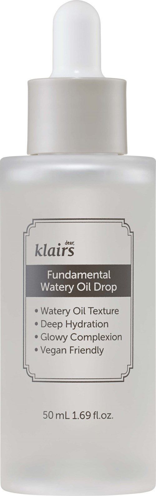 Een witte fles met pipet bevat 'Fundamental Watery Oil Drop' voor huidverzorging. Het benadrukt hydratatie, glans en is veganistisch.
