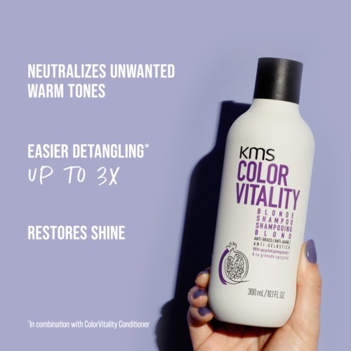 Etiket voor KMS Color Vitality Blonds Shampoo dat warme tonen neutraliseert, ontward en glans herstelt.