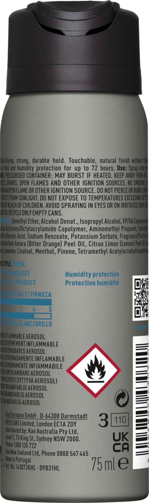 Een grijze deodorant- of spuitbus met een zwarte dop, waarschuwingssymbolen, barcode en tekstdetails.