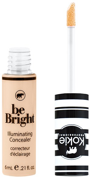 Een beige concealerbuis met een zwart-witte applicator, labeled 'be Bright' en 'Kokie'.