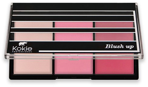 En makeup-palett med tre rosa rougefärger och läppglans under ett klart lock med svarta ränder.