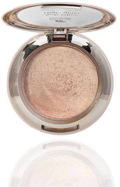 Een ronde make-up compact met een glanzende zilveren hoes open, met glanzend beige poeder binnenin.