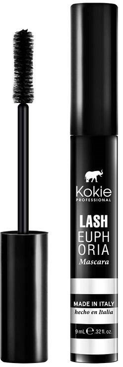 Een zwarte mascara-flacon met een kwast erin, gemerkt 'Kokie Lash Euphoría Mascara', gemaakt in Italië.