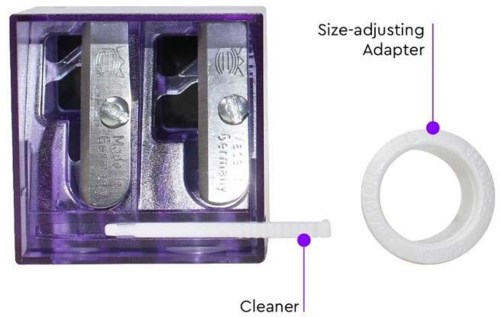Een pakket bevat een maat-adapter ring, een reiniger en twee metalen gereedschappen met uitsparingen, gebruikt voor onderhoud.