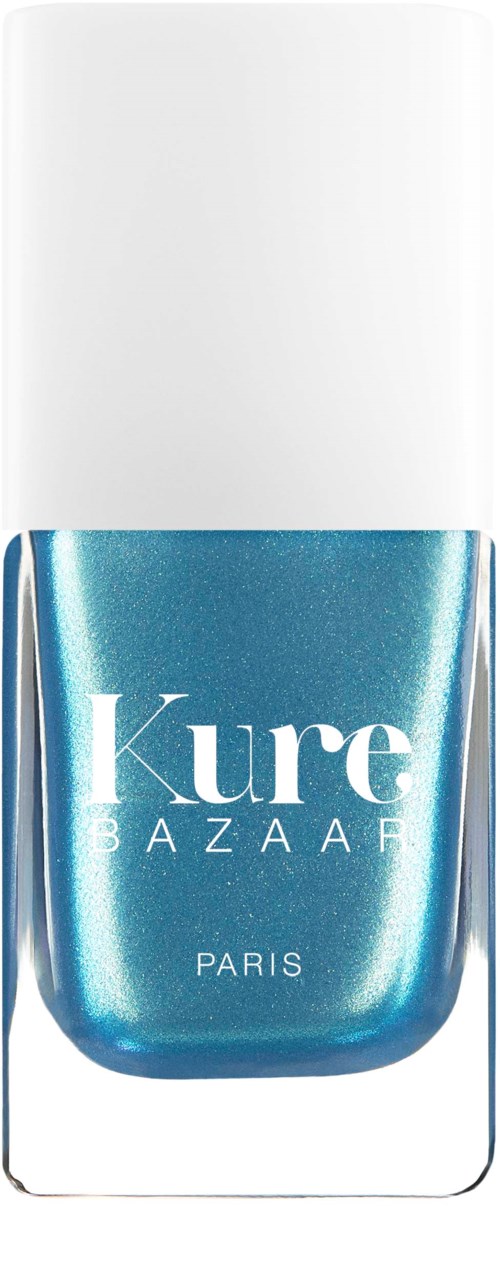Blauwe Nagellackflasche mit weißem Deckel von Kure Bazaar, Paris.