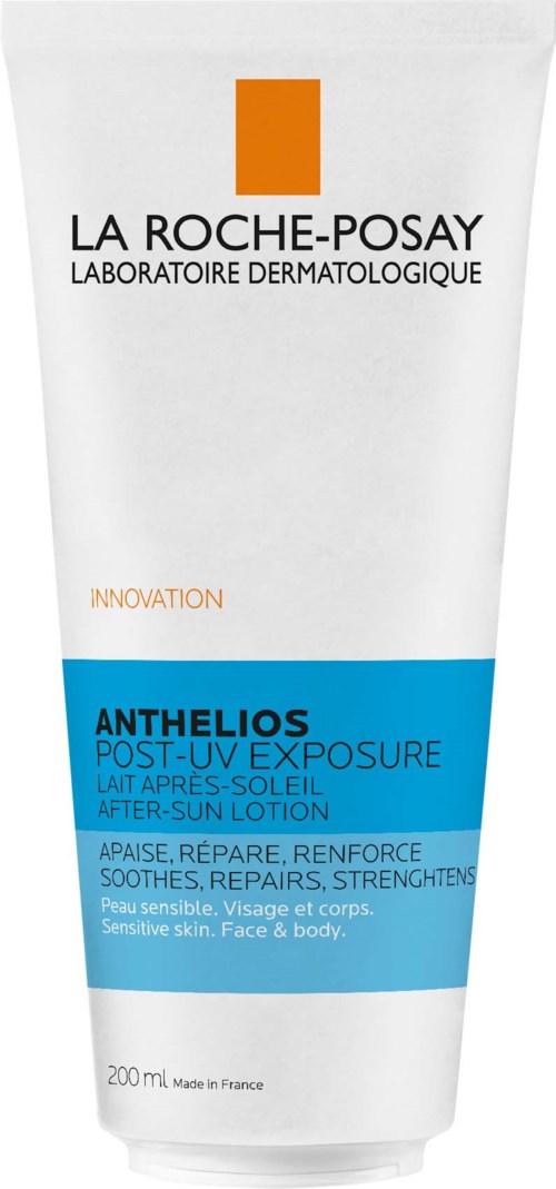 Eine weiße Lotiontube mit blauer Beschriftung, La Roche-Posay-Logo und Text für After-Sun-Lotion bei empfindlicher Haut.