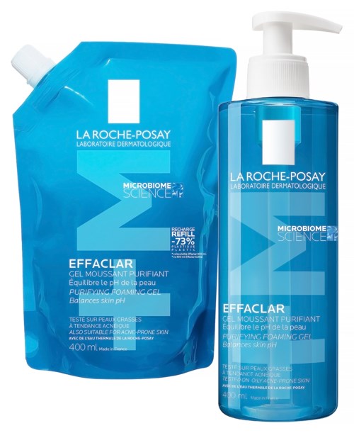Eine blaue Nachfülltasche und eine Flasche La Roche-Posay Effaclar reinigendes Schäumendes Gel für ausgewogene, saubere Haut.