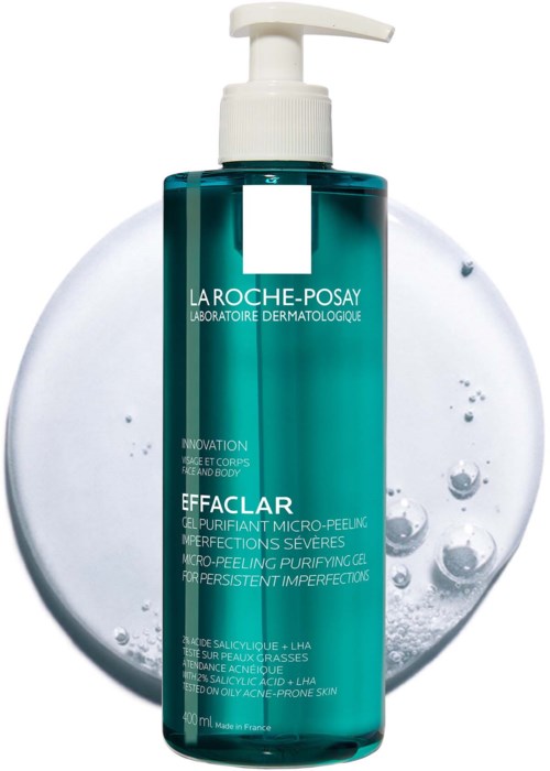 Een fles La Roche-Posay Effaclar micro-peelingsgel voor gevoelige, met acne geneigde huid met bellen erom heen.
