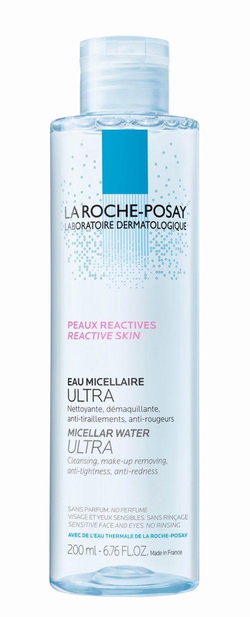 En klar flaske med La Roche-Posay micellærvann for sensitiv hud, 200 ml, med blå etikett og hvit kork.