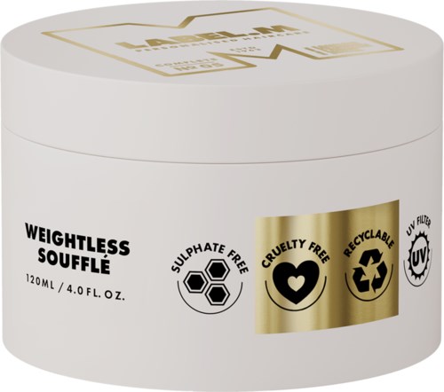 En rund vit behållare med etiketter som visar att det är cruelty-free, återvinningsbart, sulfatfritt och viktlös soufflé-produkt.