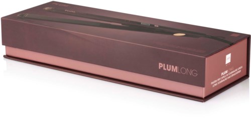 Lange, roze doos met een zwart voorwerp binnenin met label 'PLUM LONG'.