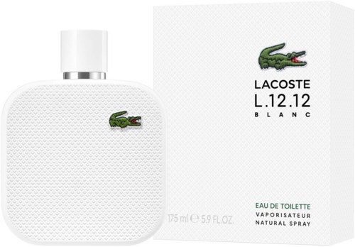 Een witte parfumfles met krokodillelog, naast een bijpassende doos met tekst en logo.