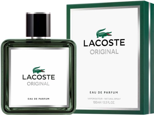 Een Lacoste-parfuumfles en doos met het groene krokodillologisch en witte achtergrond.