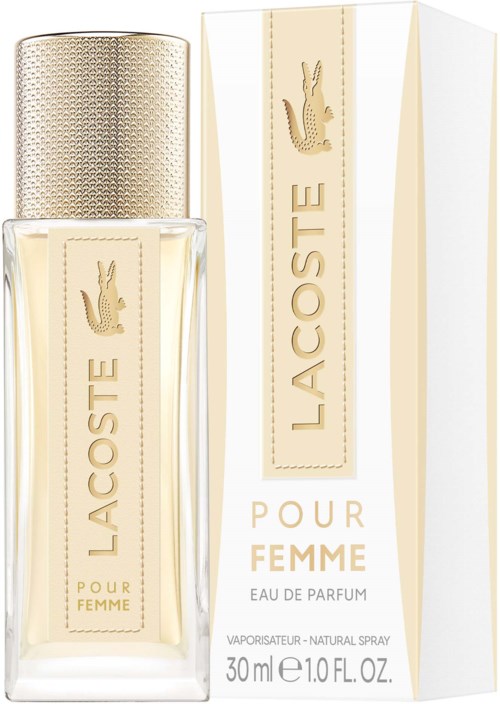 Een parfumfles en doos met roomkleurig design, gouden dop, Lacoste-logo, label 'Pour Femme' en 'Eau de Parfum.'