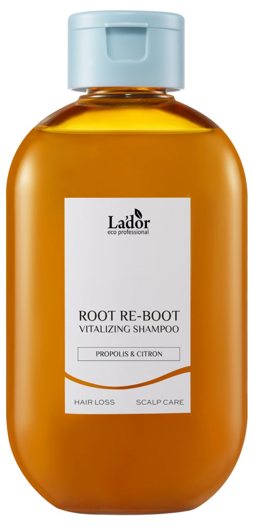 Een bruine fles met een lichtblauwe dop, gelabeld als Lador Root Re-Boot Vitalizing Shampoo voor haar- en hoofdhuidverzorging.
