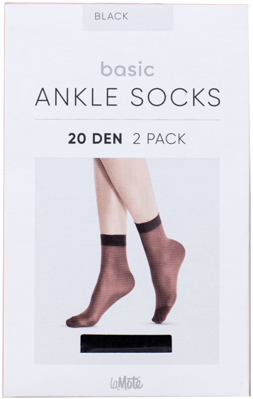 Eine Schachtel enthält zwei Paar schwarze Fußsocken, mit einem Bild von Beinen, die sie tragen.